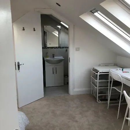 Twin With En-suite * Santry