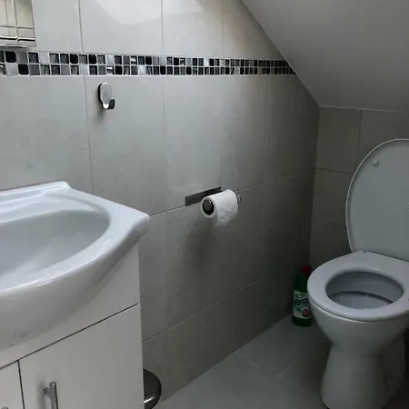 Twin With En-suite Homestay *